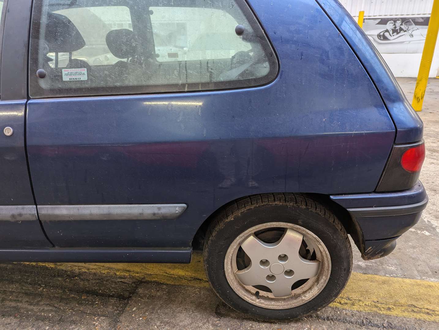 <p>1996 RENAULT CLIO RSI</p>