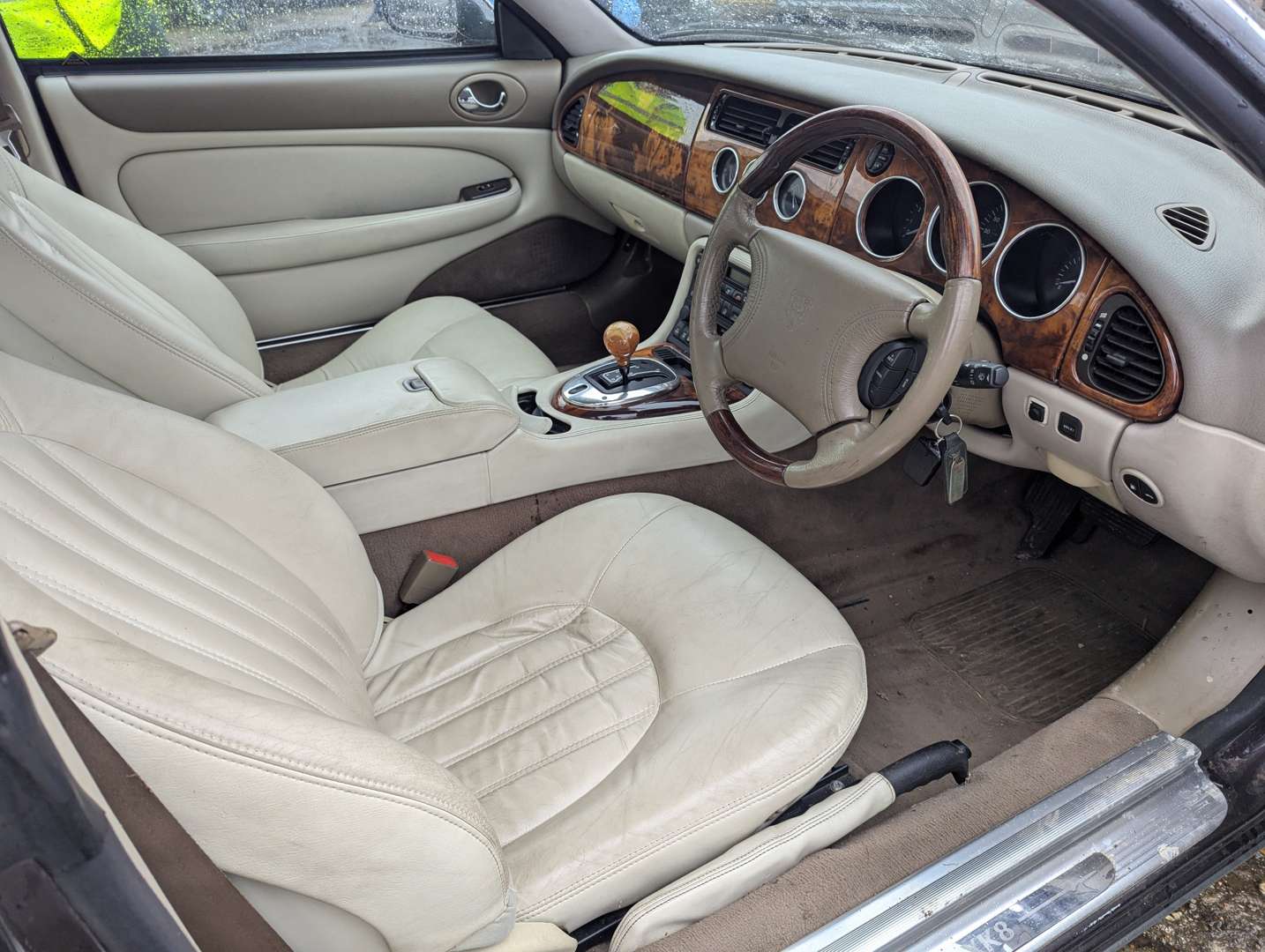 <p>1998 JAGUAR XK8 COUPE AUTO</p>