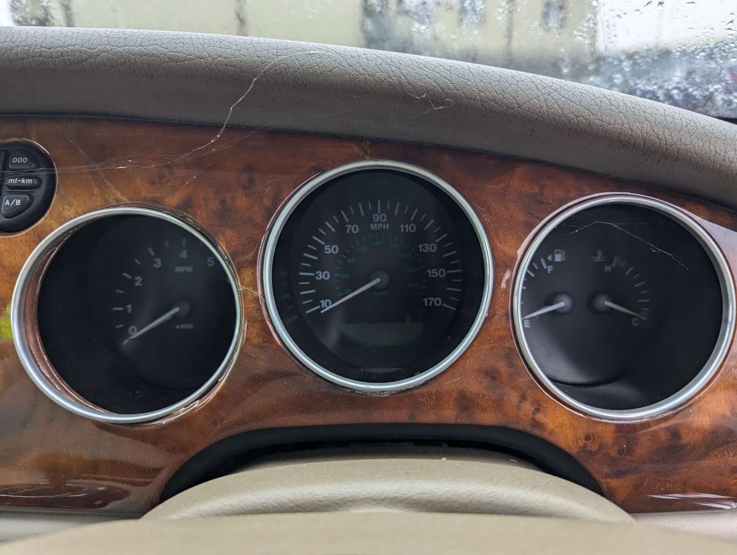 <p>1998 JAGUAR XK8 COUPE AUTO</p>