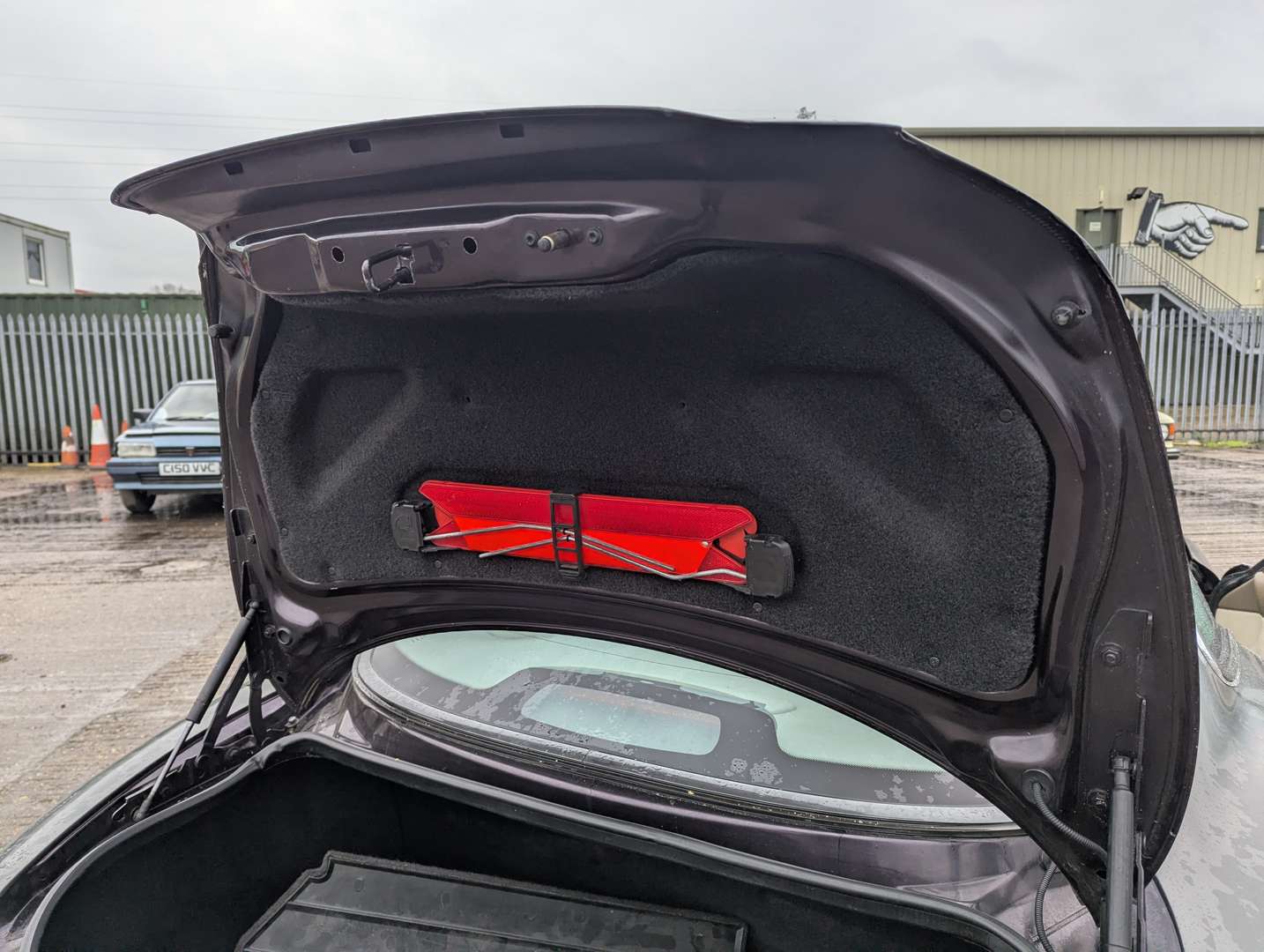 <p>1998 JAGUAR XK8 COUPE AUTO</p>