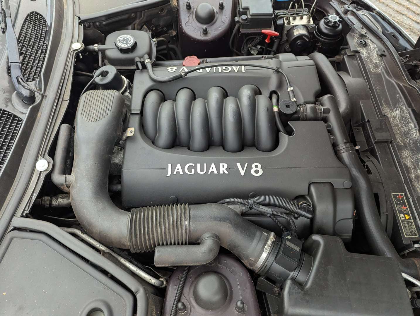 <p>1998 JAGUAR XK8 COUPE AUTO</p>