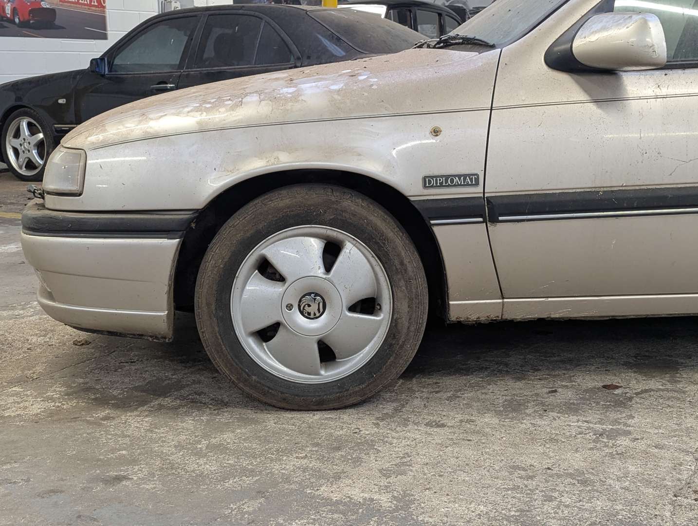 <p>1993 VAUXHALL CAVALIER DIPLOMAT AUTO</p>