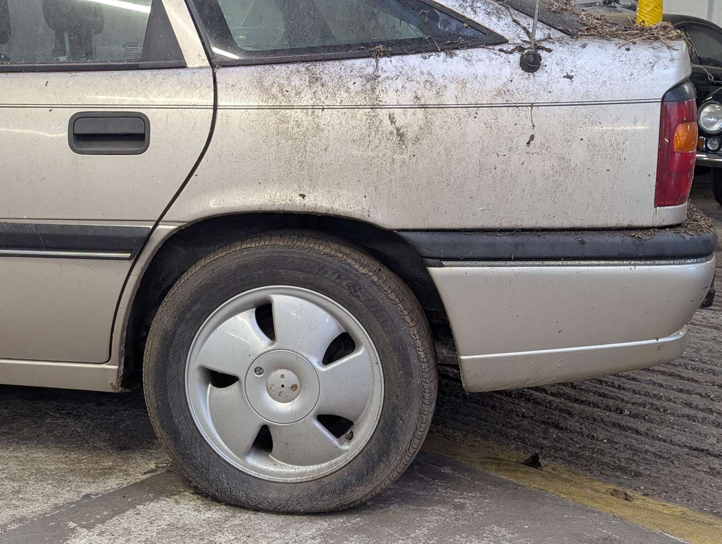 <p>1993 VAUXHALL CAVALIER DIPLOMAT AUTO</p>