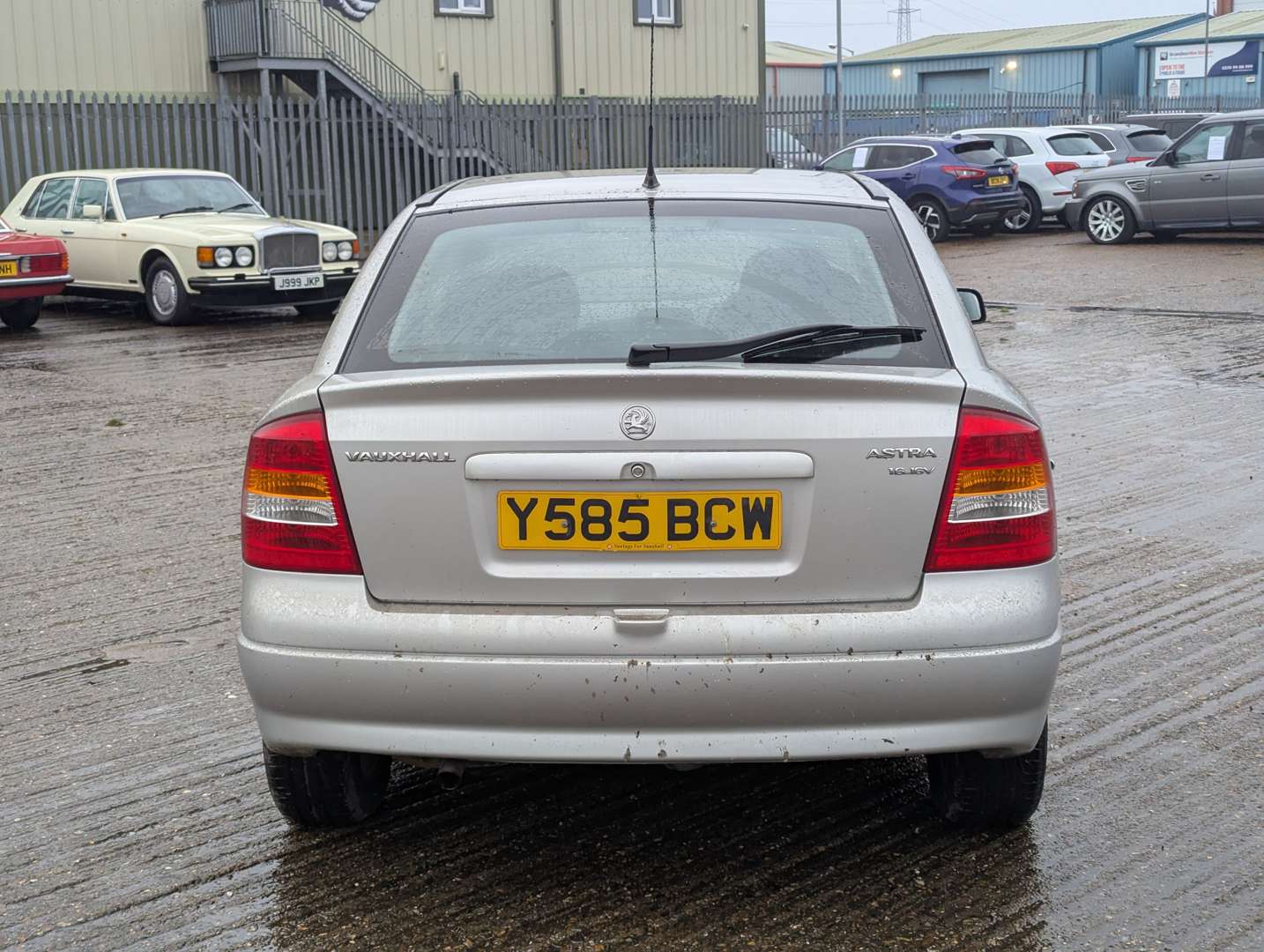 <p>2001 VAUXHALL ASTRA CLUB 16V</p>
