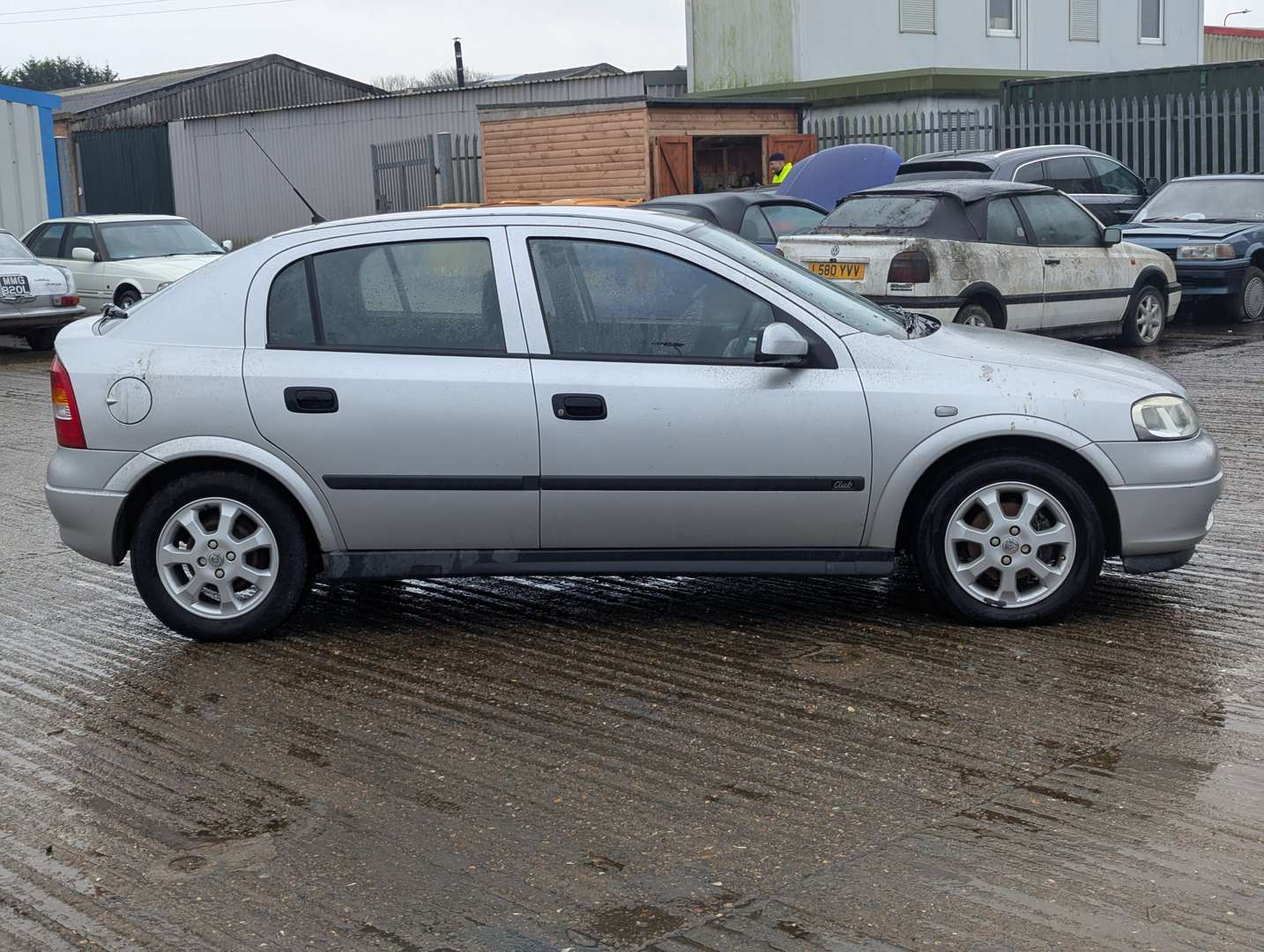 <p>2001 VAUXHALL ASTRA CLUB 16V</p>