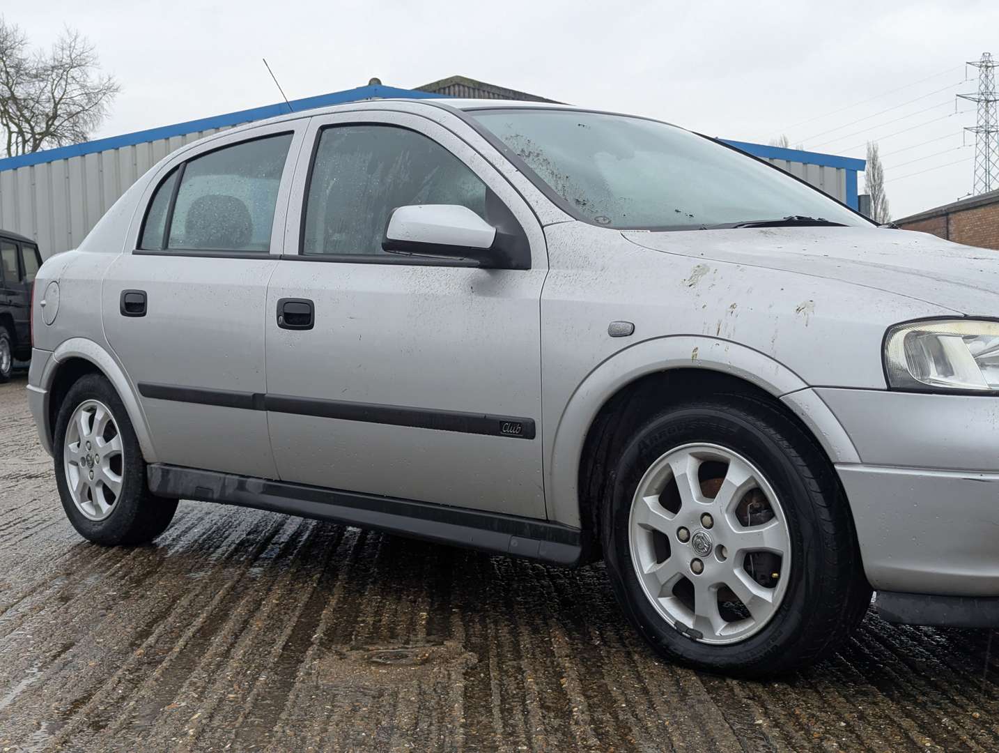 <p>2001 VAUXHALL ASTRA CLUB 16V</p>