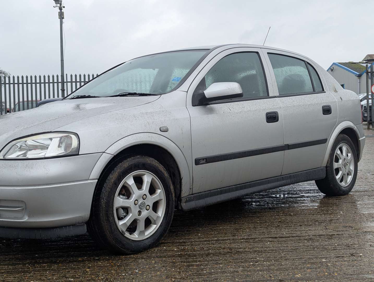 <p>2001 VAUXHALL ASTRA CLUB 16V</p>