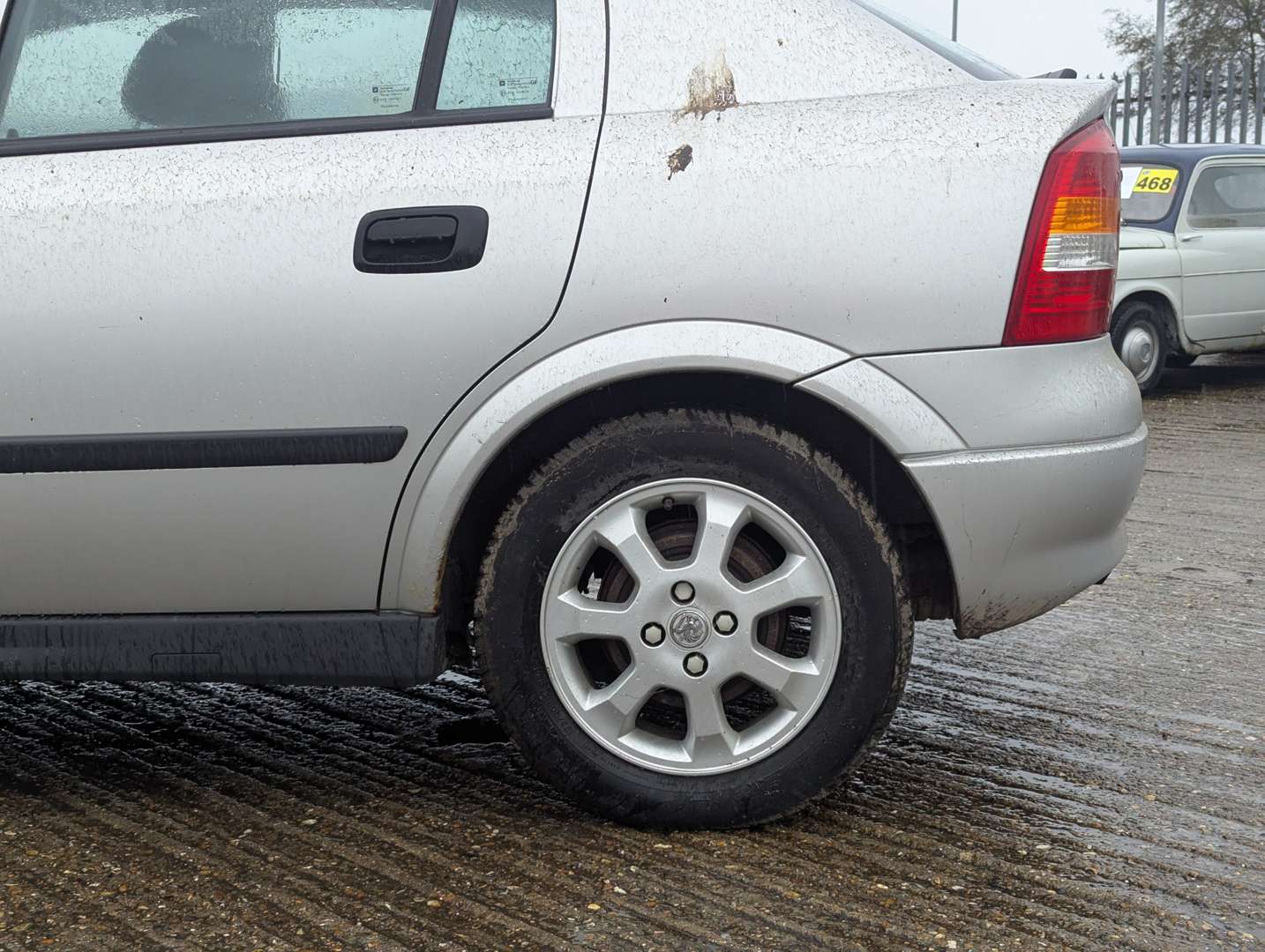 <p>2001 VAUXHALL ASTRA CLUB 16V</p>