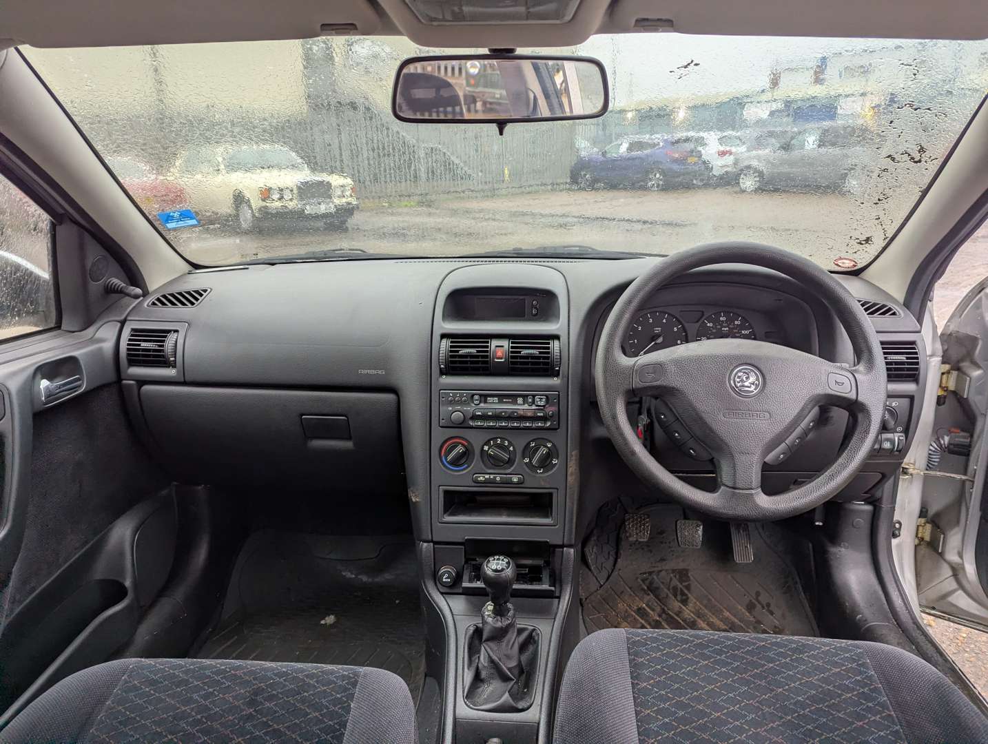 <p>2001 VAUXHALL ASTRA CLUB 16V</p>