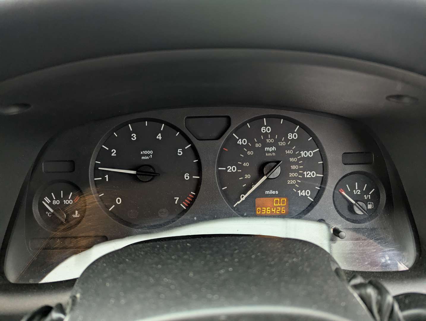 <p>2001 VAUXHALL ASTRA CLUB 16V</p>