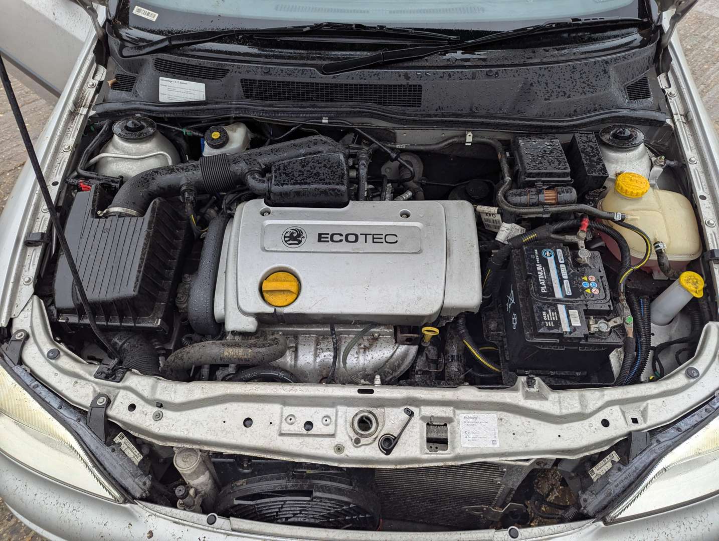 <p>2001 VAUXHALL ASTRA CLUB 16V</p>