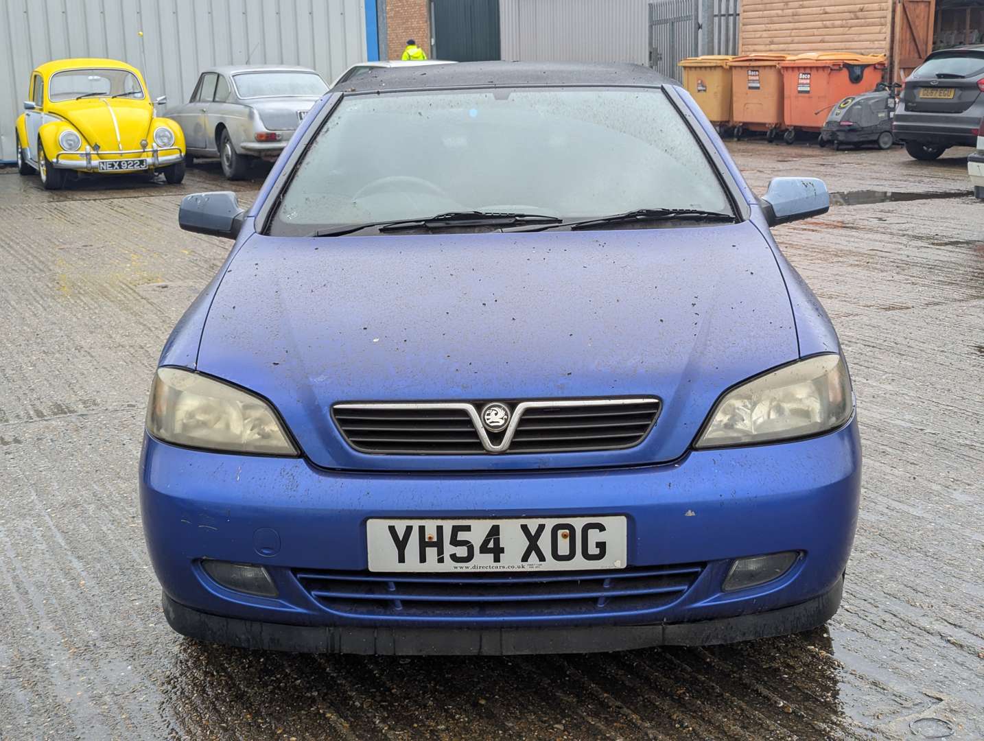 <p>2004 VAUXHALL ASTRA COUPE CONVERTIBLE</p>