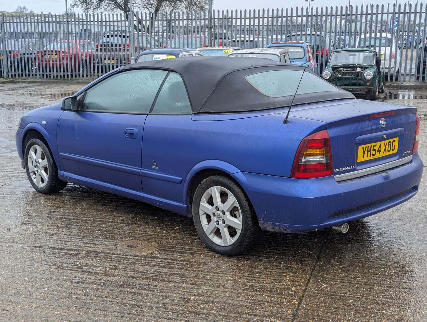 <p>2004 VAUXHALL ASTRA COUPE CONVERTIBLE</p>