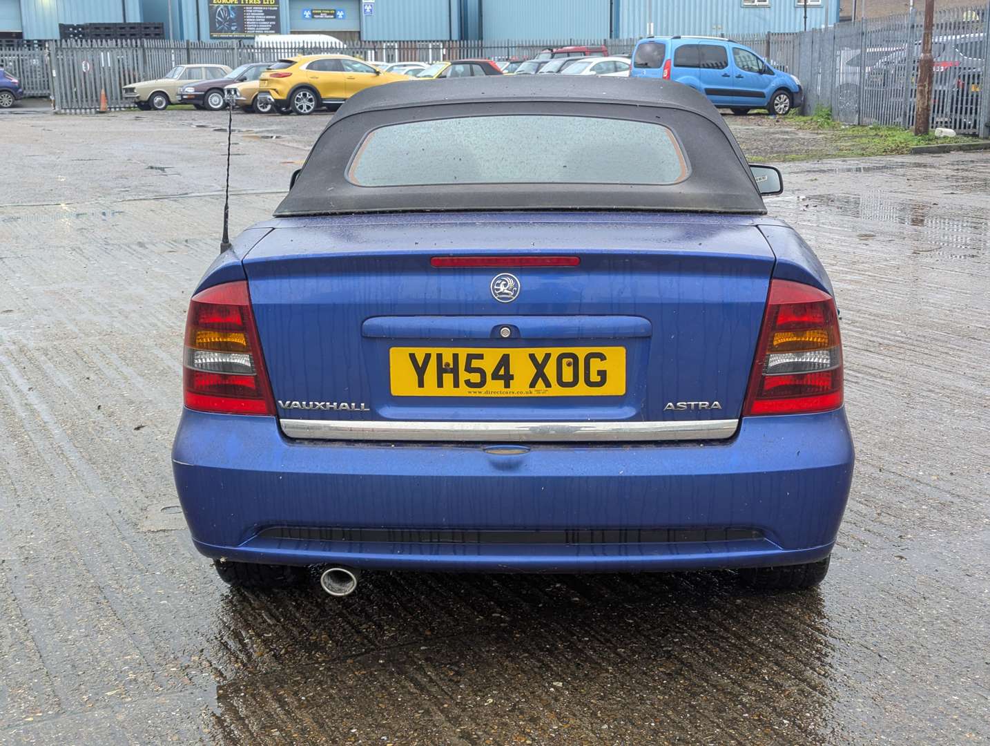<p>2004 VAUXHALL ASTRA COUPE CONVERTIBLE</p>