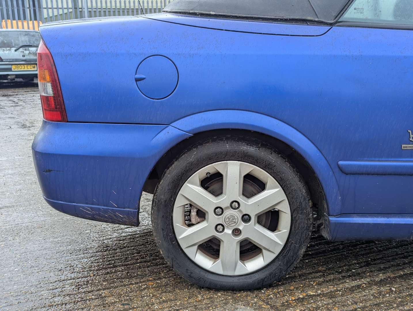 <p>2004 VAUXHALL ASTRA COUPE CONVERTIBLE</p>