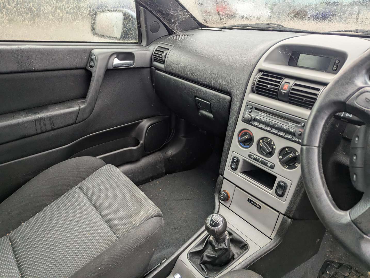 <p>2004 VAUXHALL ASTRA COUPE CONVERTIBLE</p>