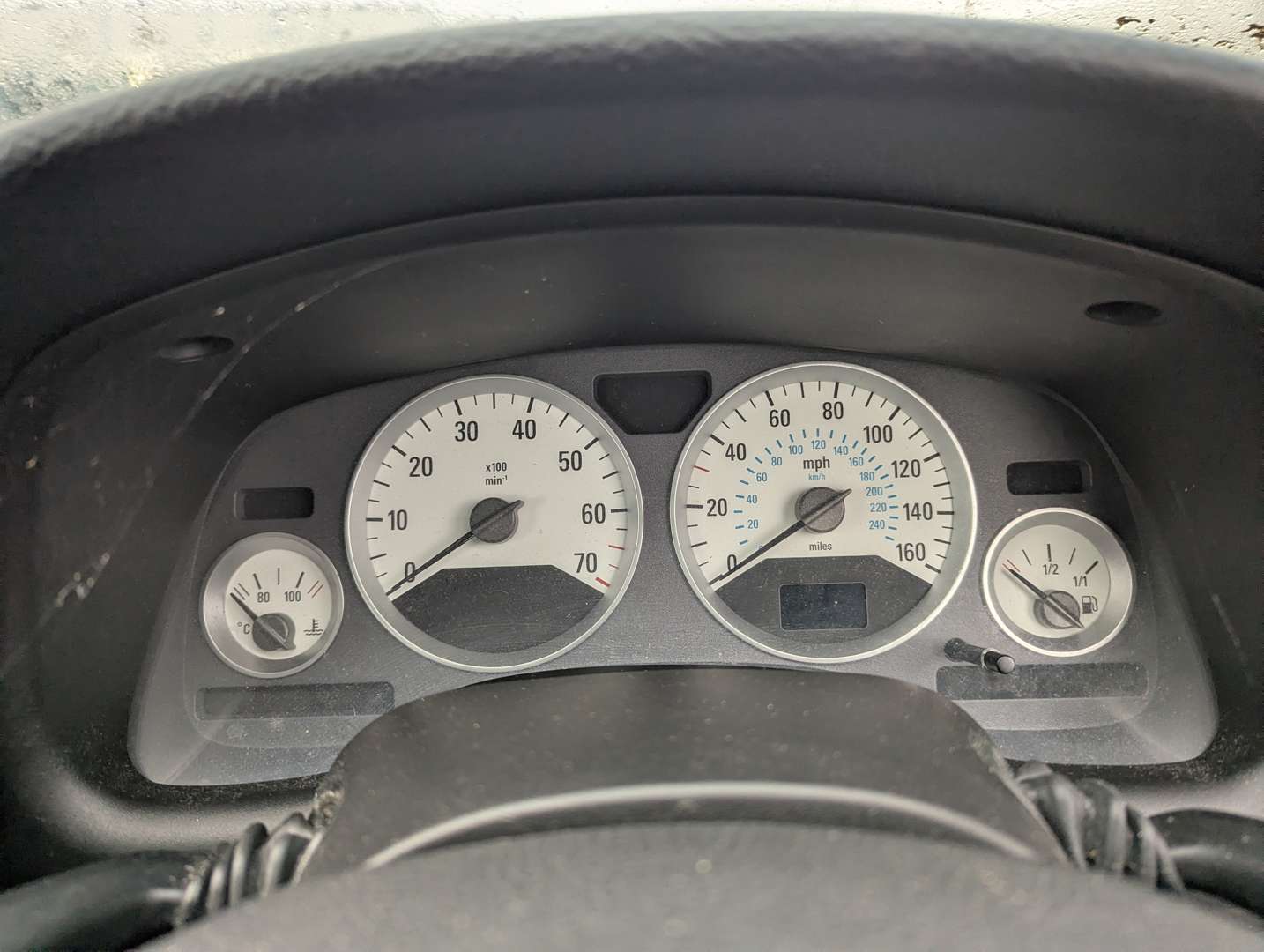 <p>2004 VAUXHALL ASTRA COUPE CONVERTIBLE</p>