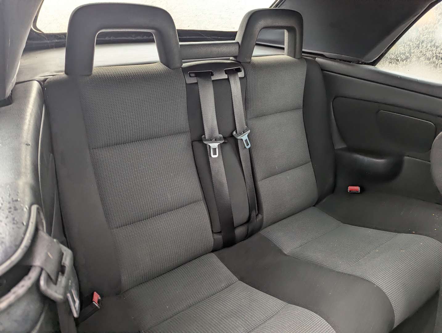 <p>2004 VAUXHALL ASTRA COUPE CONVERTIBLE</p>