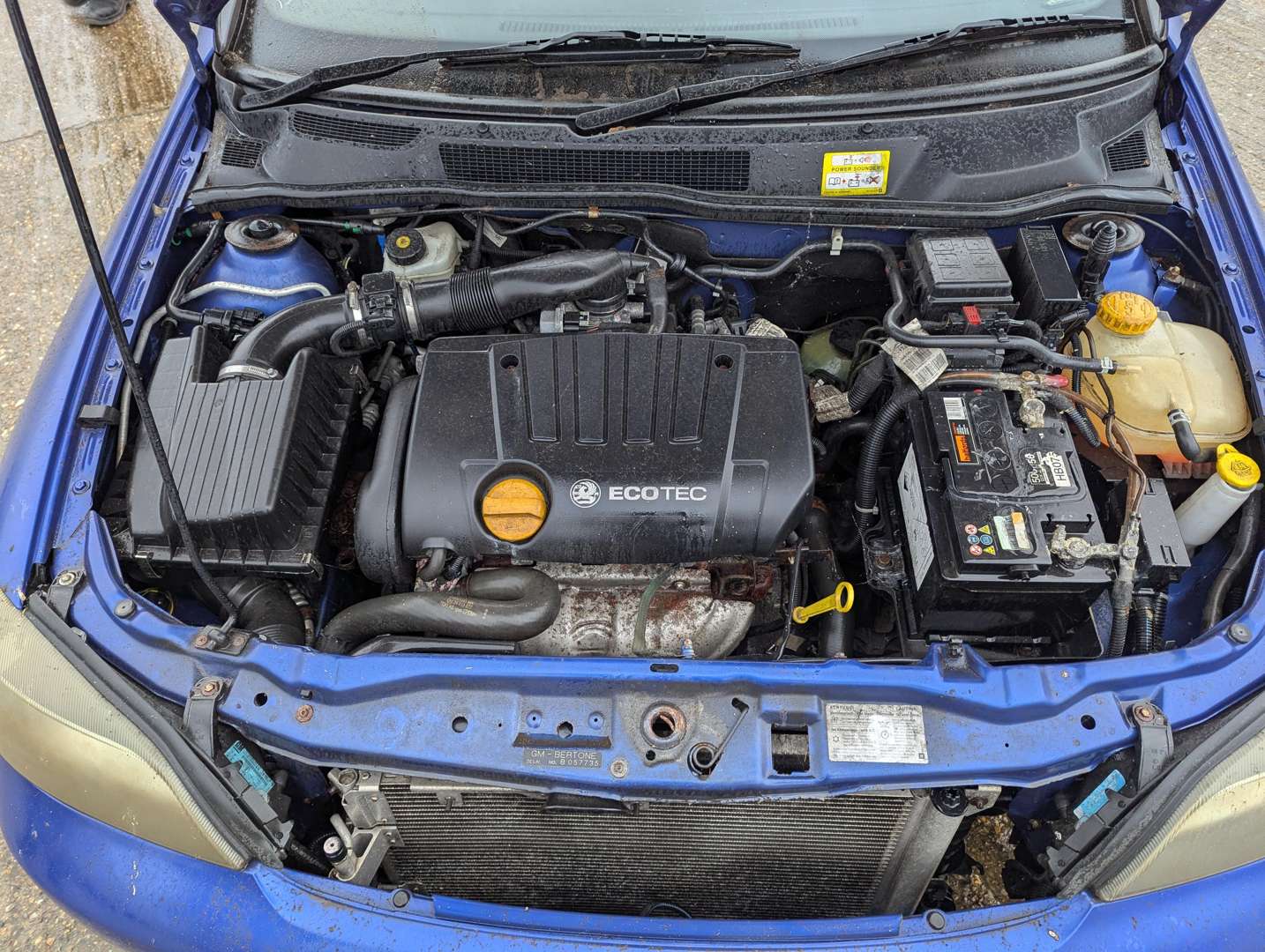 <p>2004 VAUXHALL ASTRA COUPE CONVERTIBLE</p>