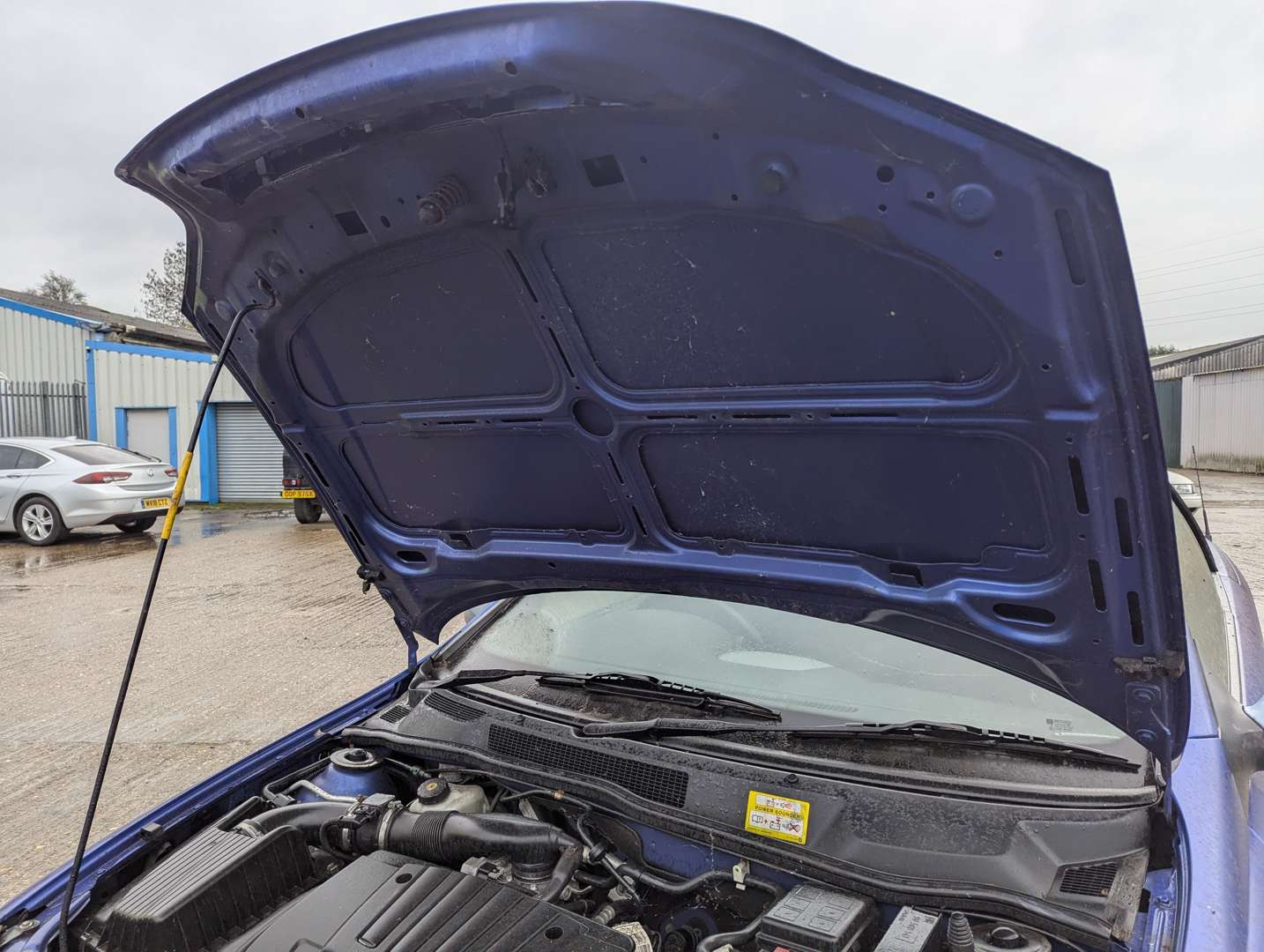 <p>2004 VAUXHALL ASTRA COUPE CONVERTIBLE</p>