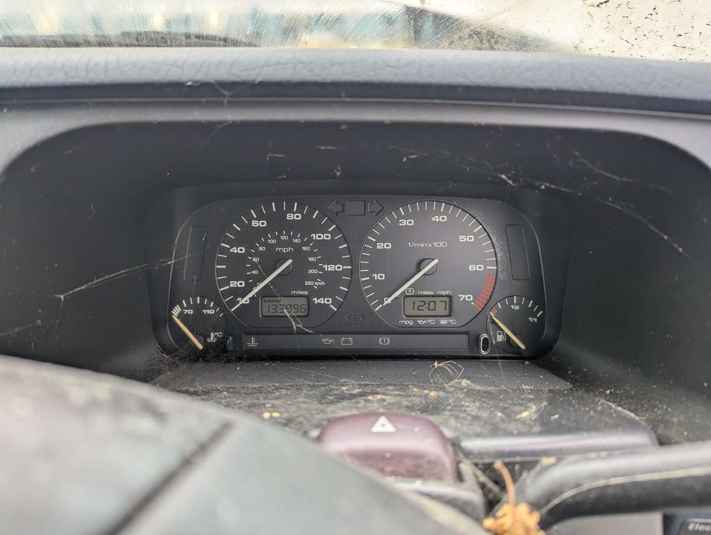 <p>1994 VW GOLF AVANTGARDE CABRIO</p>