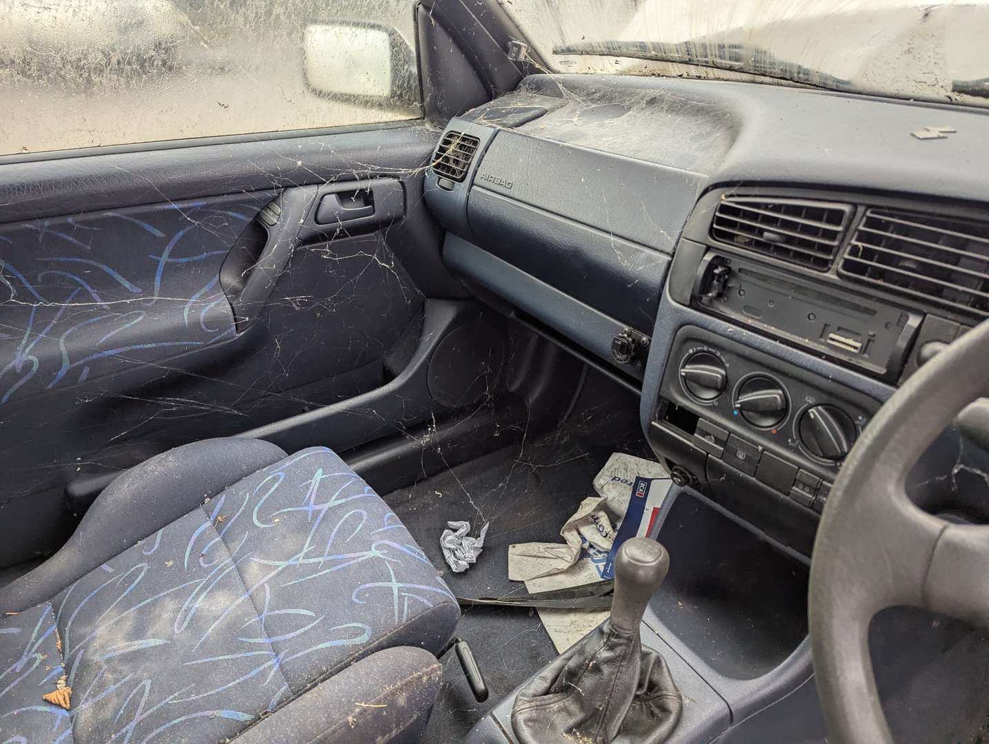 <p>1994 VW GOLF AVANTGARDE CABRIO</p>