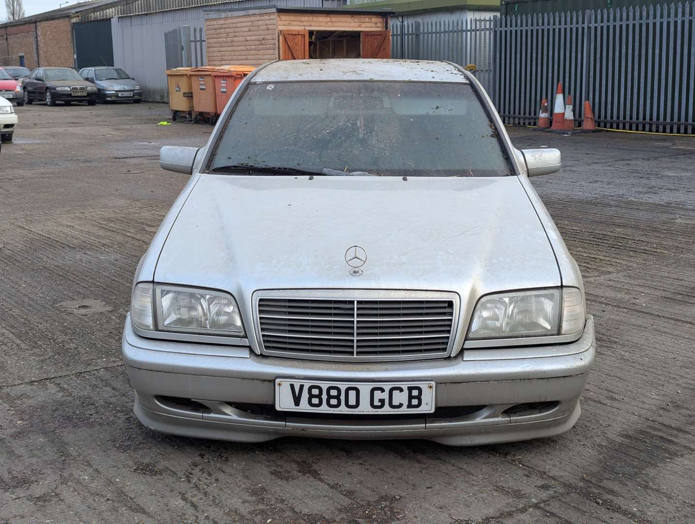 <p>1999 MERCEDES C200 SPORT AUTO</p>