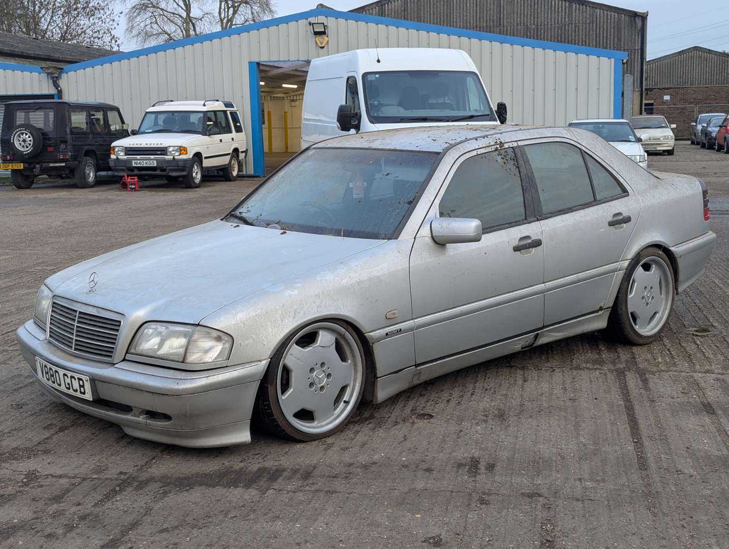 <p>1999 MERCEDES C200 SPORT AUTO</p>