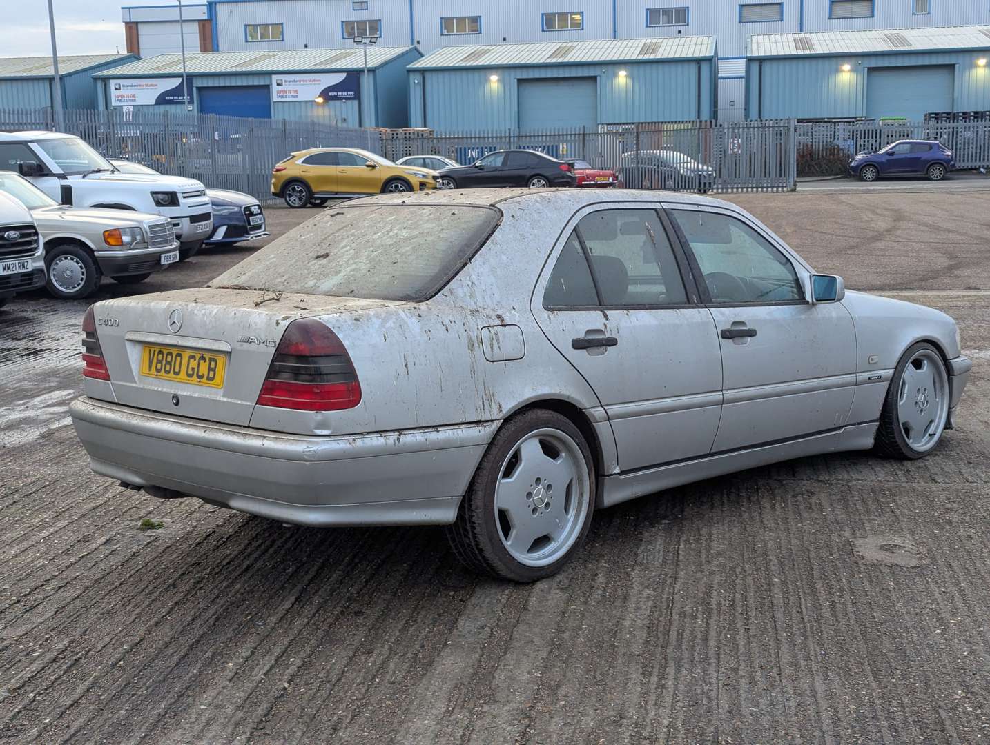 <p>1999 MERCEDES C200 SPORT AUTO</p>