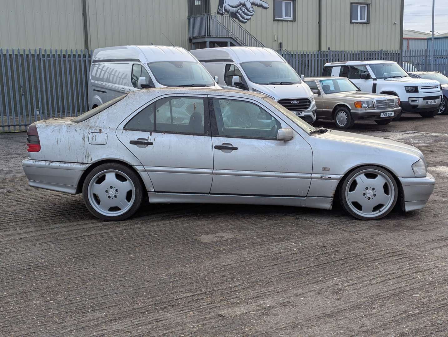 <p>1999 MERCEDES C200 SPORT AUTO</p>