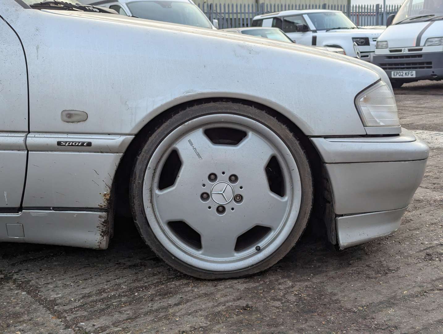 <p>1999 MERCEDES C200 SPORT AUTO</p>