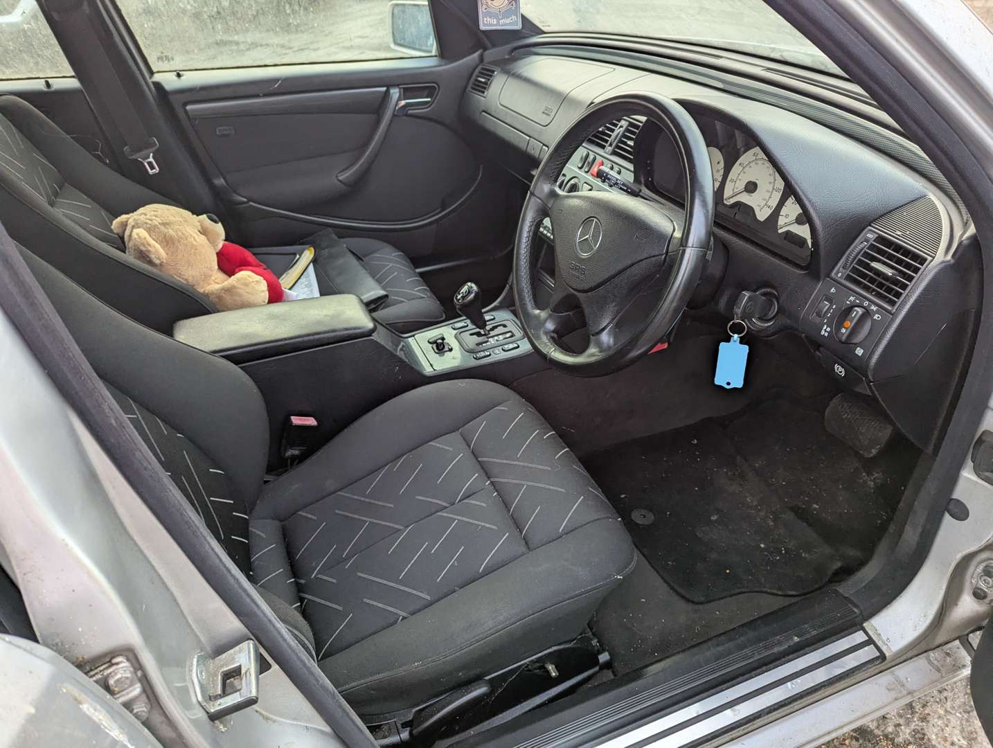 <p>1999 MERCEDES C200 SPORT AUTO</p>