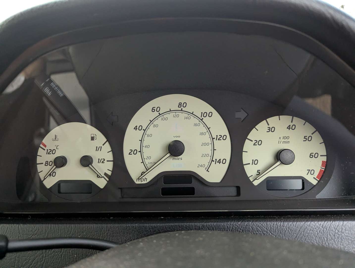 <p>1999 MERCEDES C200 SPORT AUTO</p>