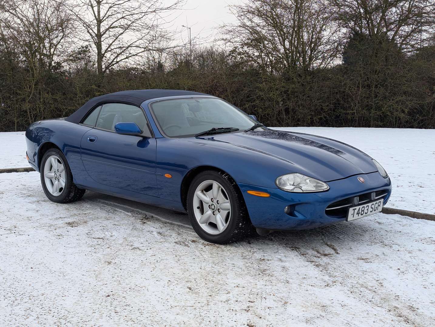<p>1999 JAGUAR XK8 4.0 CONVERTIBLE AUTO</p>