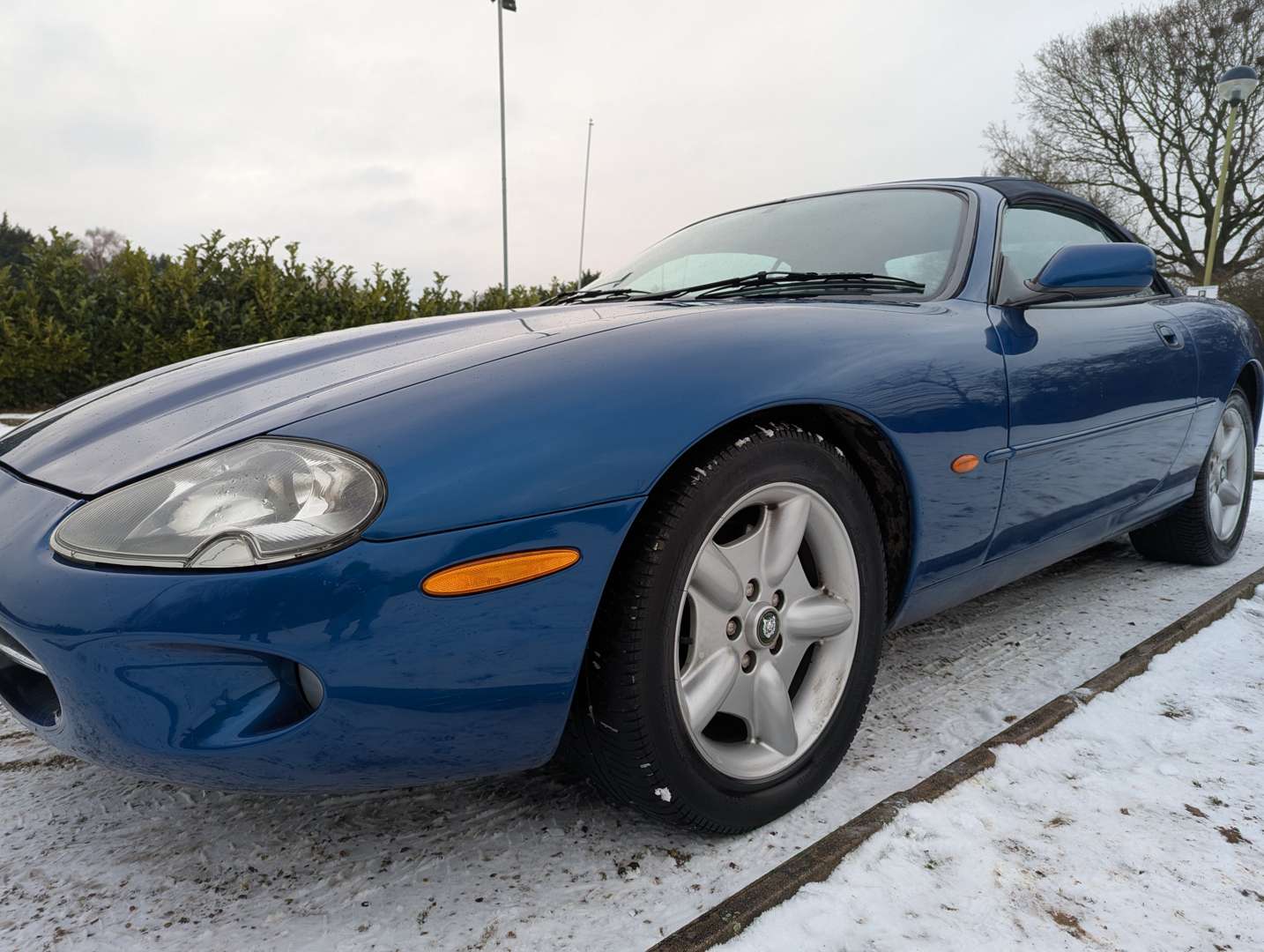 <p>1999 JAGUAR XK8 4.0 CONVERTIBLE AUTO</p>