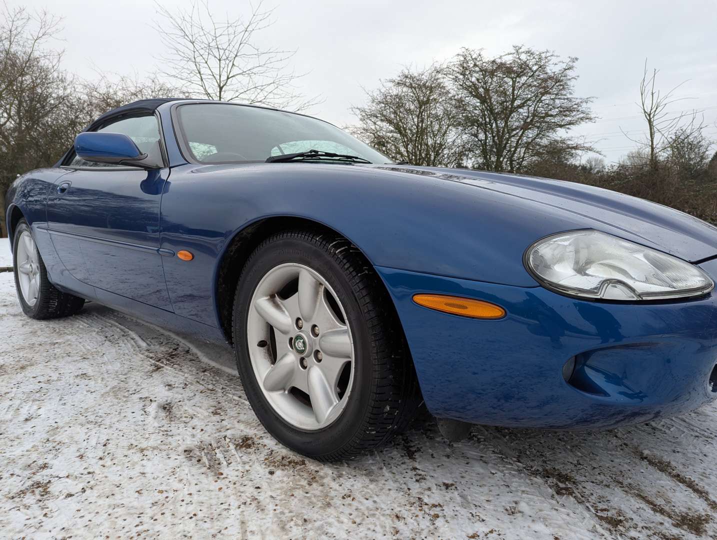 <p>1999 JAGUAR XK8 4.0 CONVERTIBLE AUTO</p>