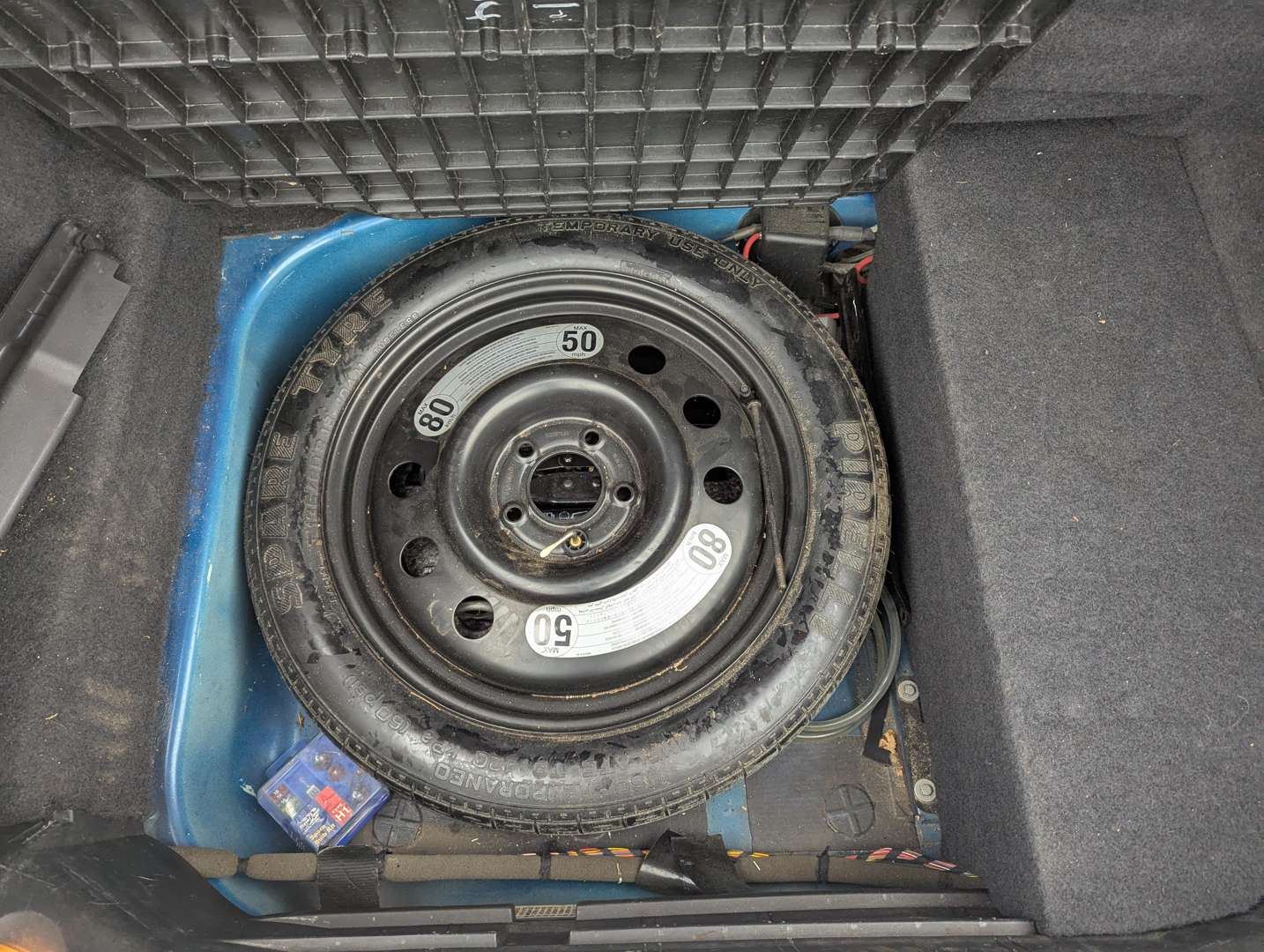 <p>1999 JAGUAR XK8 4.0 CONVERTIBLE AUTO</p>