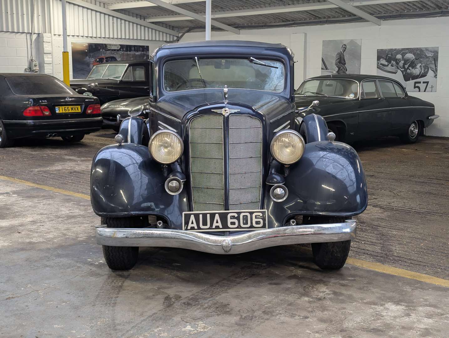 <p>1934 BUICK SERIES 50 SALOON</p>