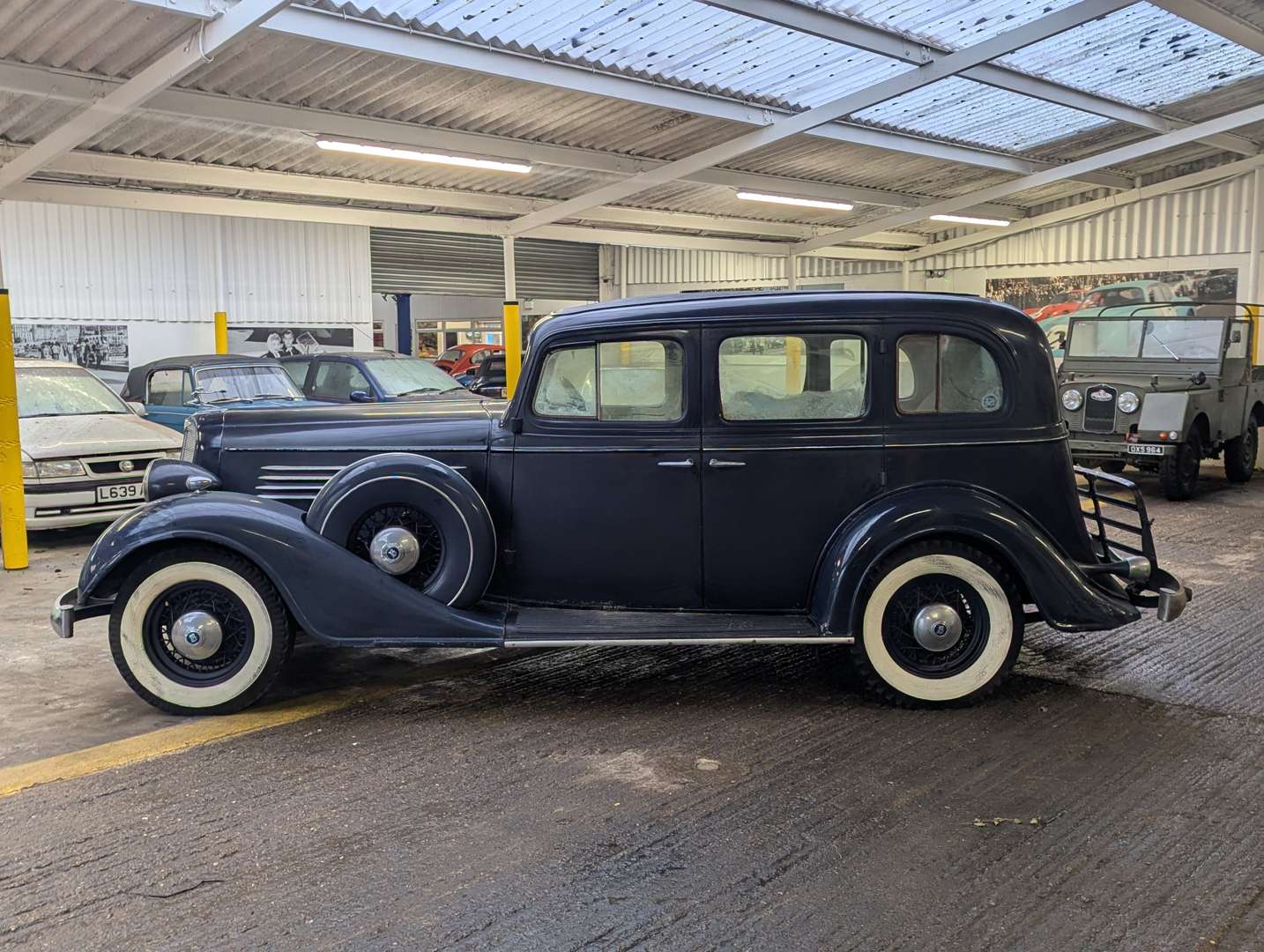 <p>1934 BUICK SERIES 50 SALOON</p>