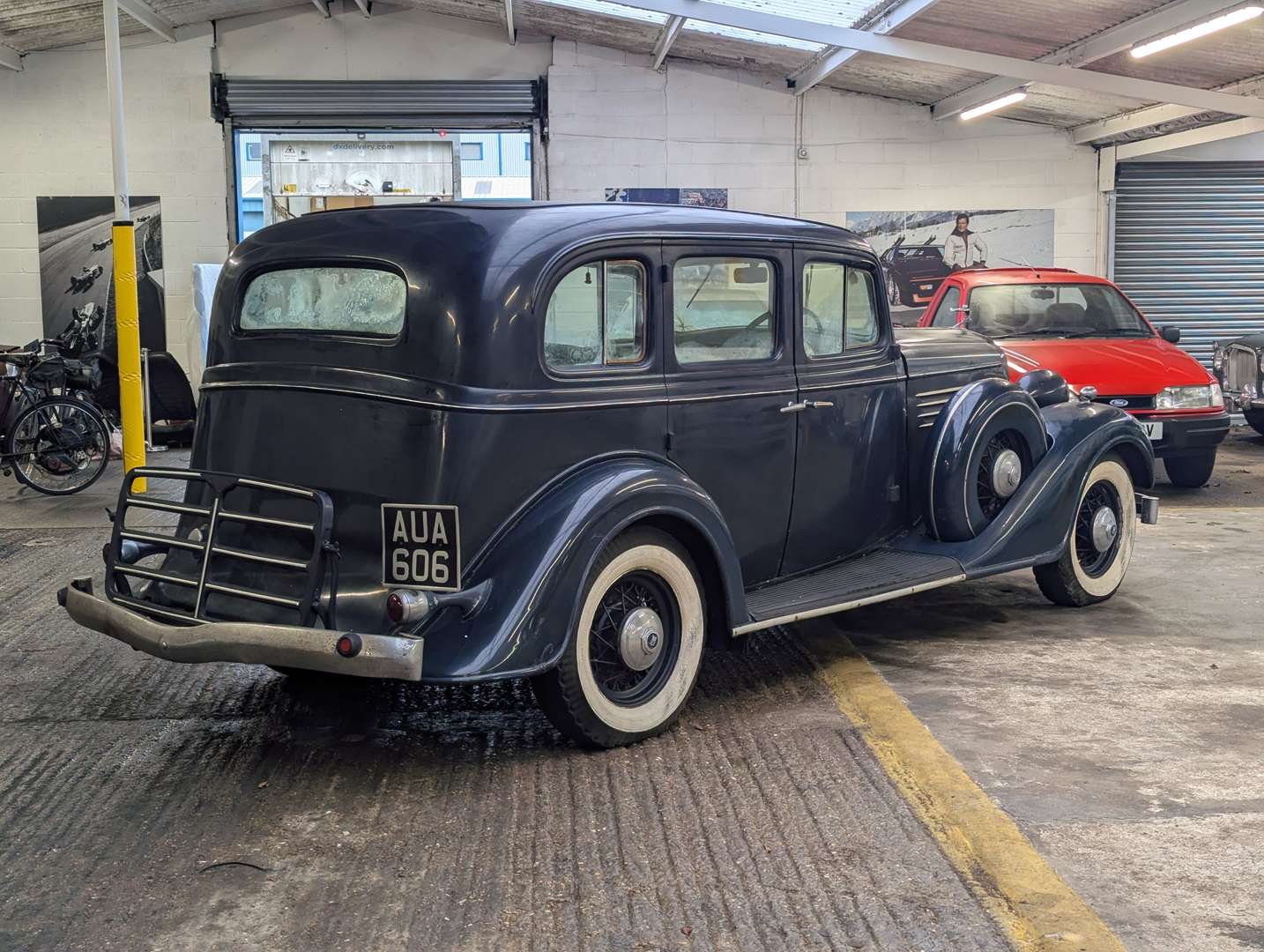 <p>1934 BUICK SERIES 50 SALOON</p>
