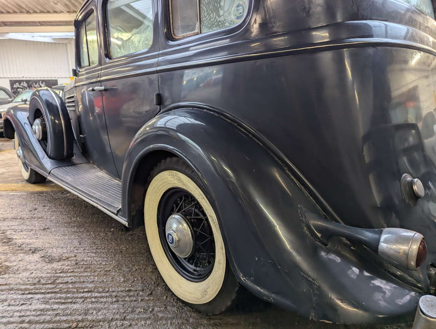 <p>1934 BUICK SERIES 50 SALOON</p>