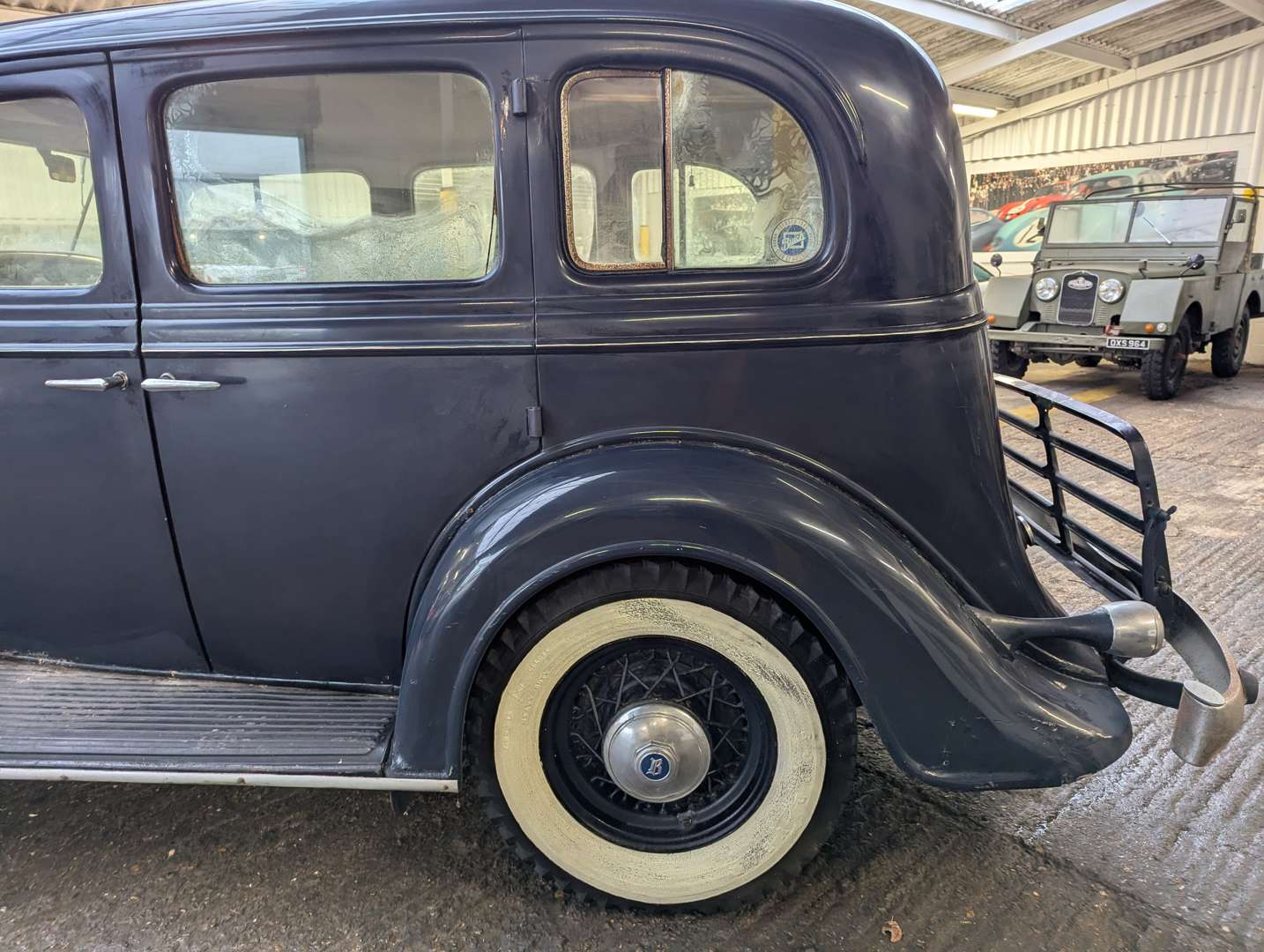 <p>1934 BUICK SERIES 50 SALOON</p>