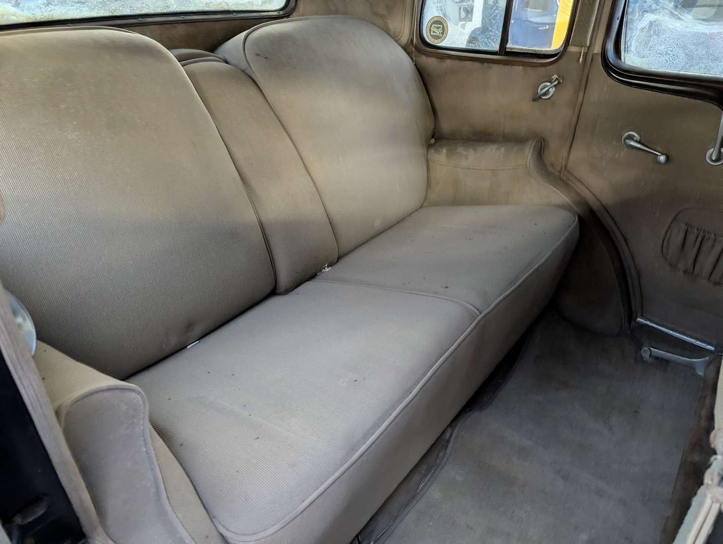 <p>1934 BUICK SERIES 50 SALOON</p>