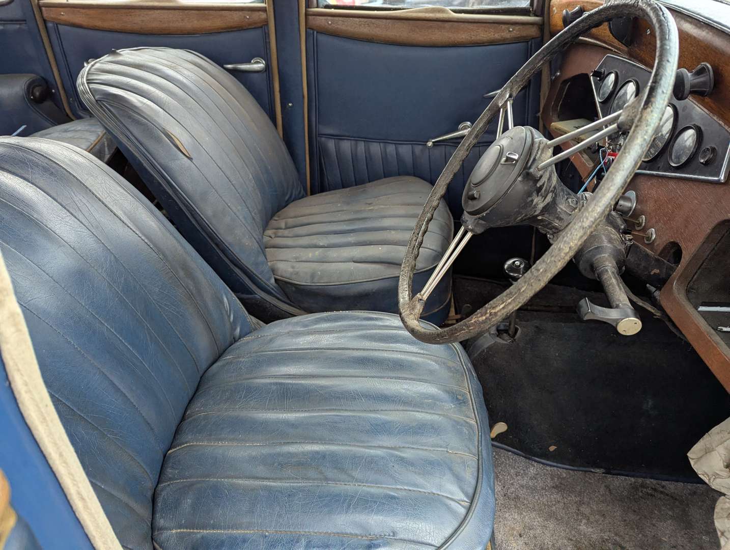 <p>1938 ROVER 10 SALOON</p>