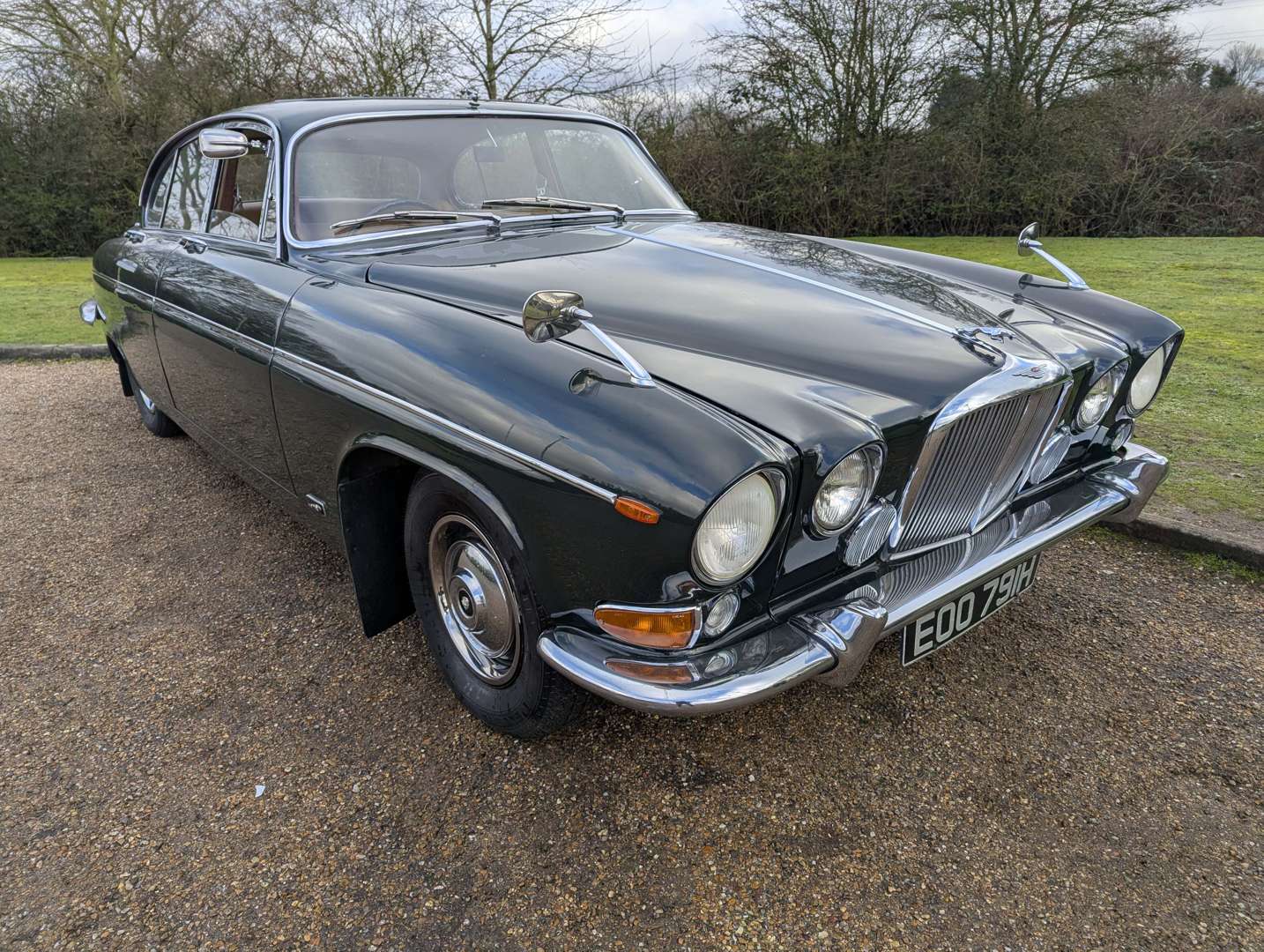 <p>1969 JAGUAR 420G MKX</p>
