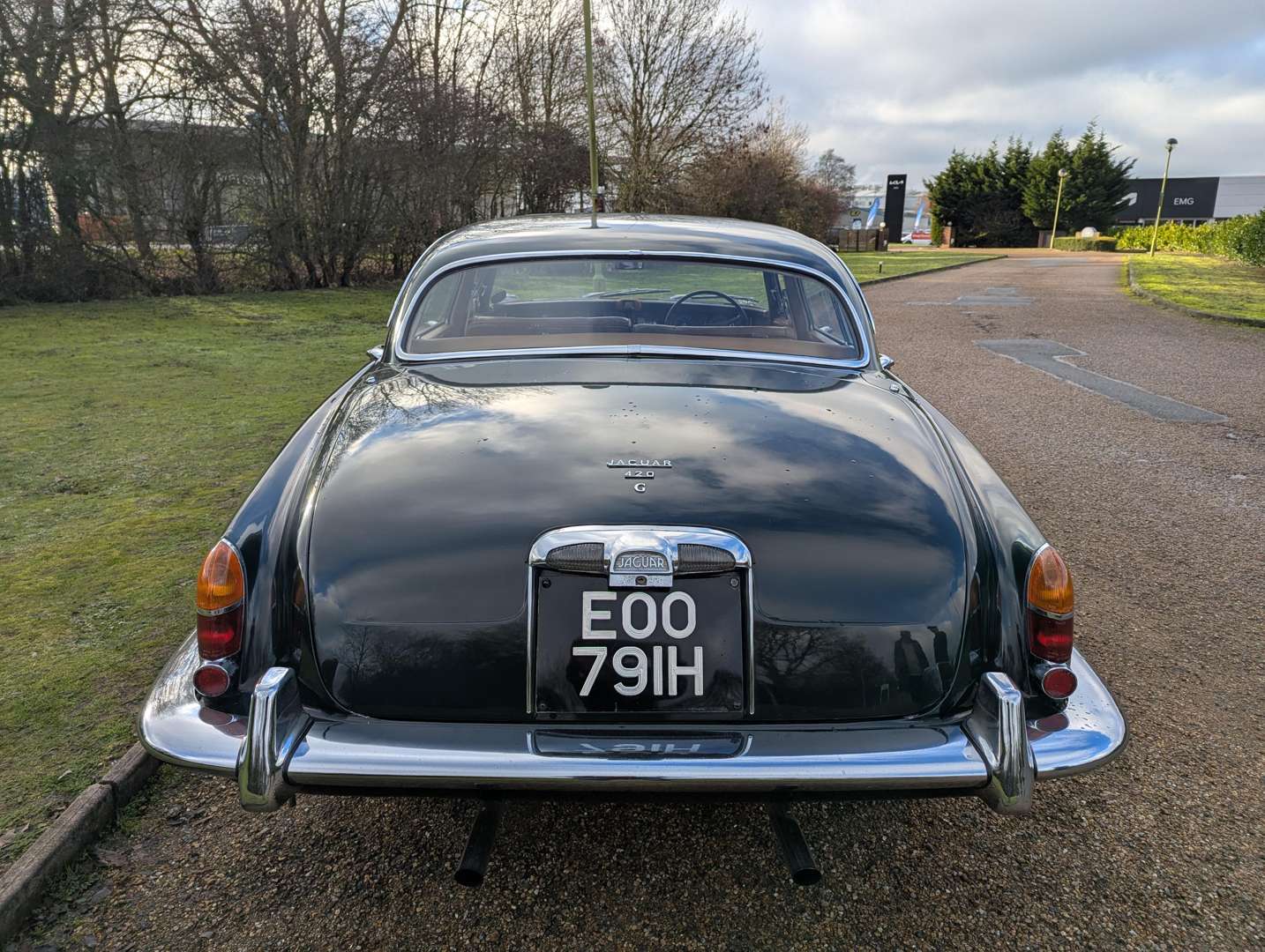 <p>1969 JAGUAR 420G MKX</p>