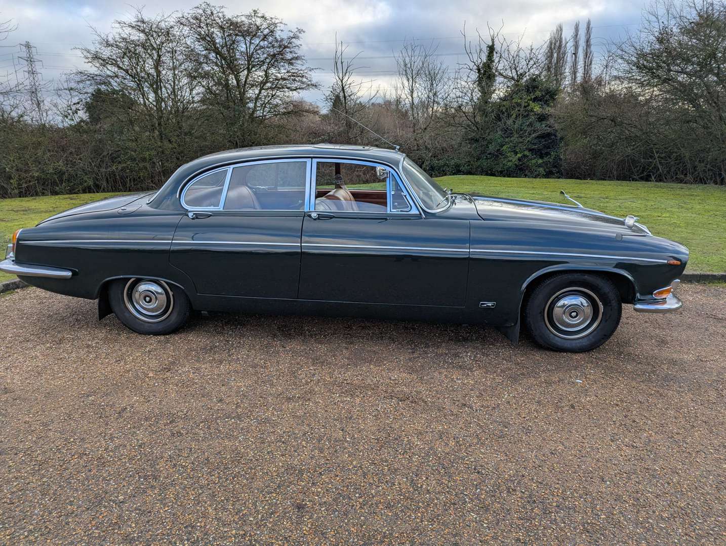 <p>1969 JAGUAR 420G MKX</p>