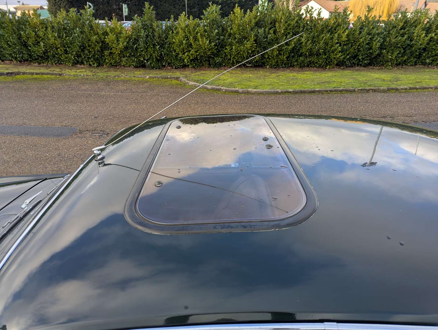 <p>1969 JAGUAR 420G MKX</p>