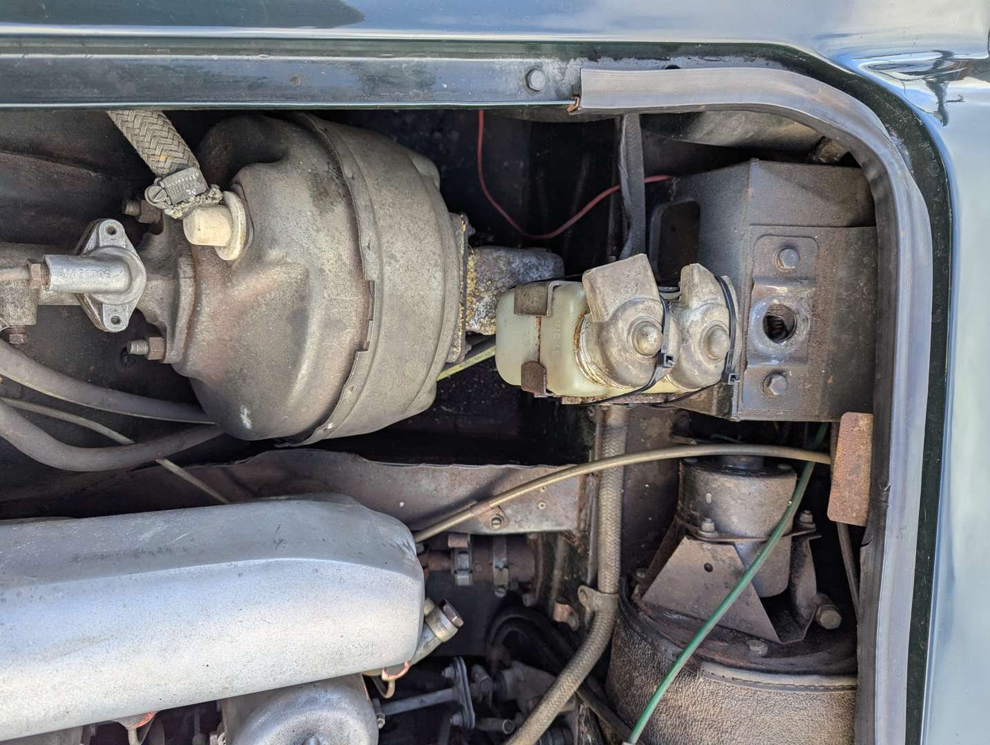 <p>1969 JAGUAR 420G MKX</p>