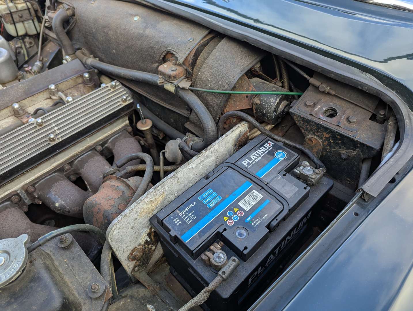 <p>1969 JAGUAR 420G MKX</p>